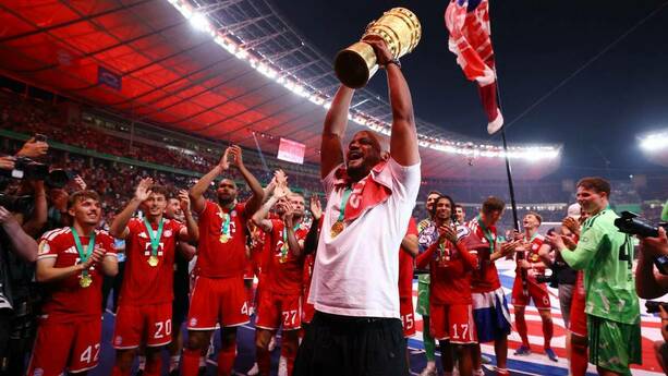 Kompany celebra la Copa del Bayern Munich (Reuters)