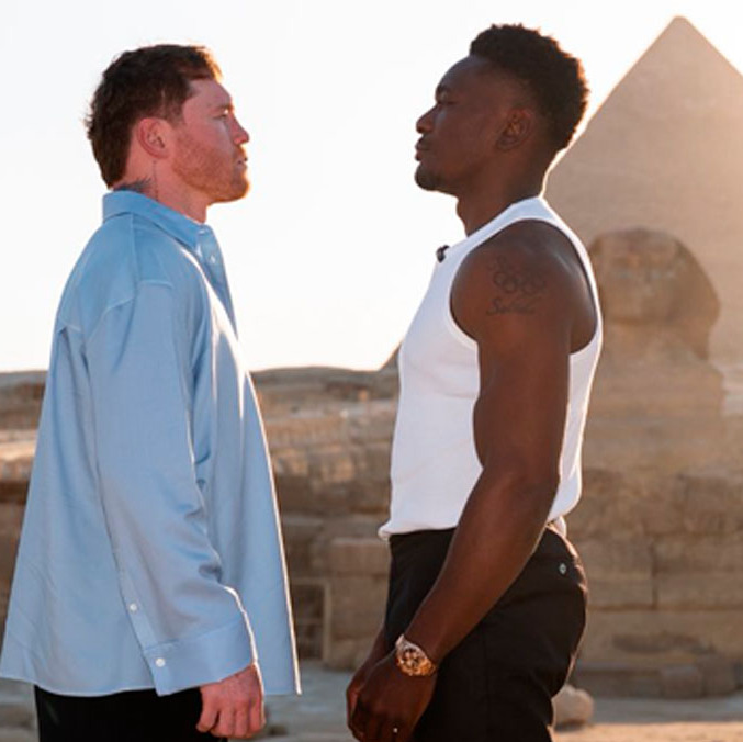 Canelo y Mbilli tuvieron su primer careo en Egipto. (Foto: X @Canelo)