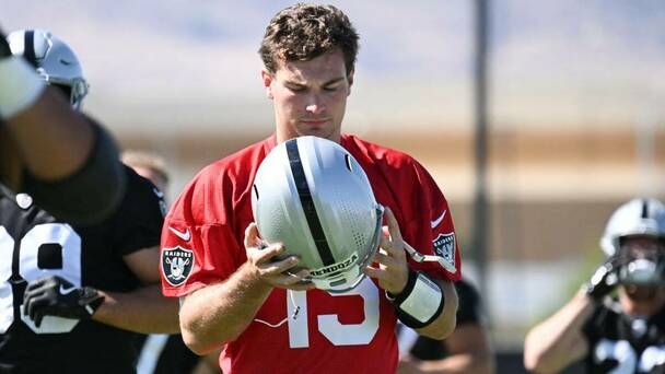 Fernando Mendoza se gana los elogios en los Raiders (Reuters)