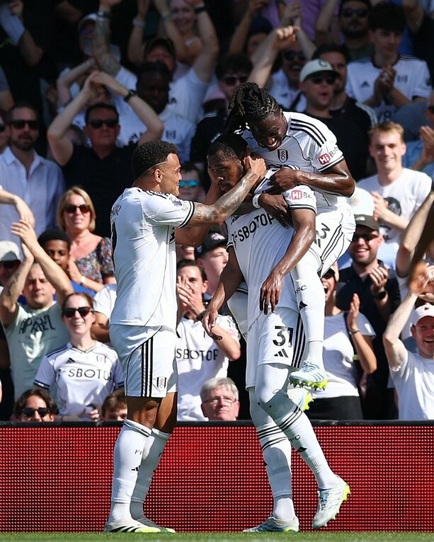 Fulham se adelantó con gol de Issa Diop (Reuters)