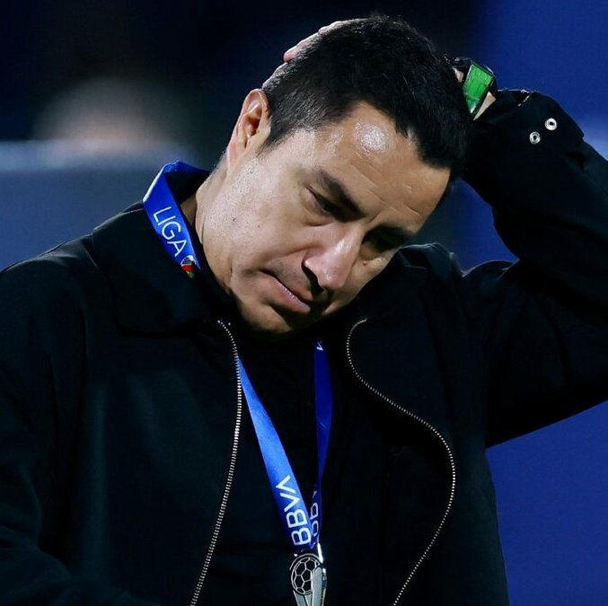 Efraín Juárez aún es DT de Pumas (Reuters)