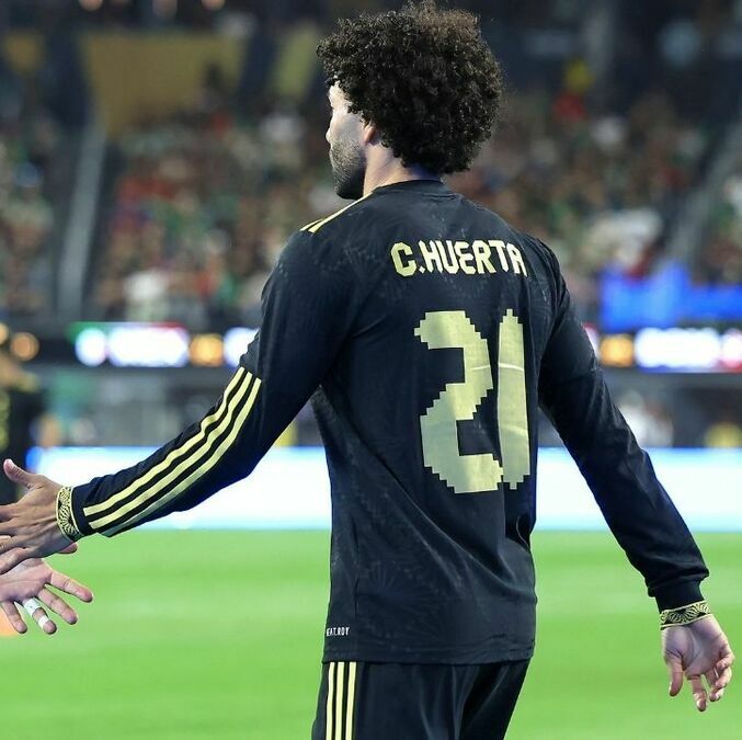 Chino Huerta podría tomar el lugar de Alexis Vega en el Mundial (Fotografía: Imago 7)