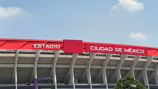 Estadio Ciudad de México ya luce su nombre / Hernán Pizarro