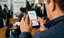 Sigue esta guía para comenzar a hacer transferencias bancarias con tu tarjeta del Bienestar. Foto: Gemini AI