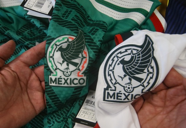 La piratería en jersey del Mundial 2026  (FOTO: Jesús Quintanar)