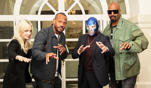 Blue Demon Jr., los Wayans y Anna Faris se reunieron en México. (Cortesía Paramount Pictures)