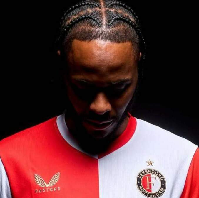 Raheem Sterling quedó detenido tras fuerte choque (IG sterling7)