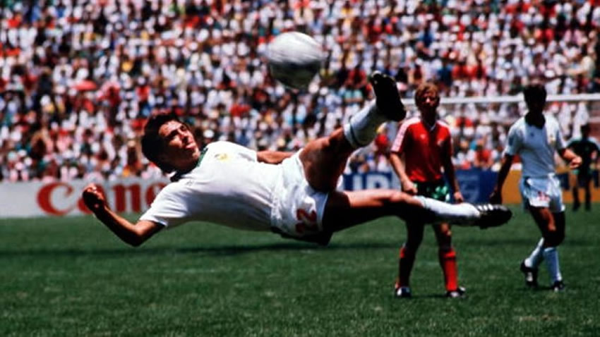 El remate de Negrete ante Bulgaria en el Mundial México 86.