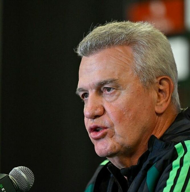 Javier Aguirre aclaró el estado físico de Alexis Vega (Fotografía: Imago 7)