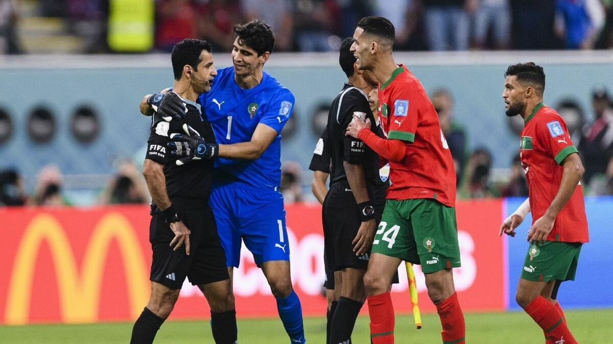 Yassif Bounou hizo 3 atajadas ante Portugal para dejar su portería en blanco. (Mexsport)