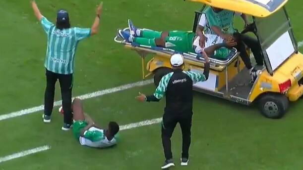 El jugador no se fijó al momento de cruzar / Captura