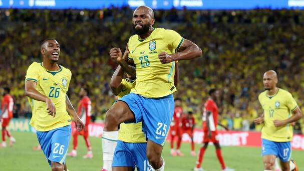 Igor Thiago marcó el quinto gol de Brasil (Reuters)