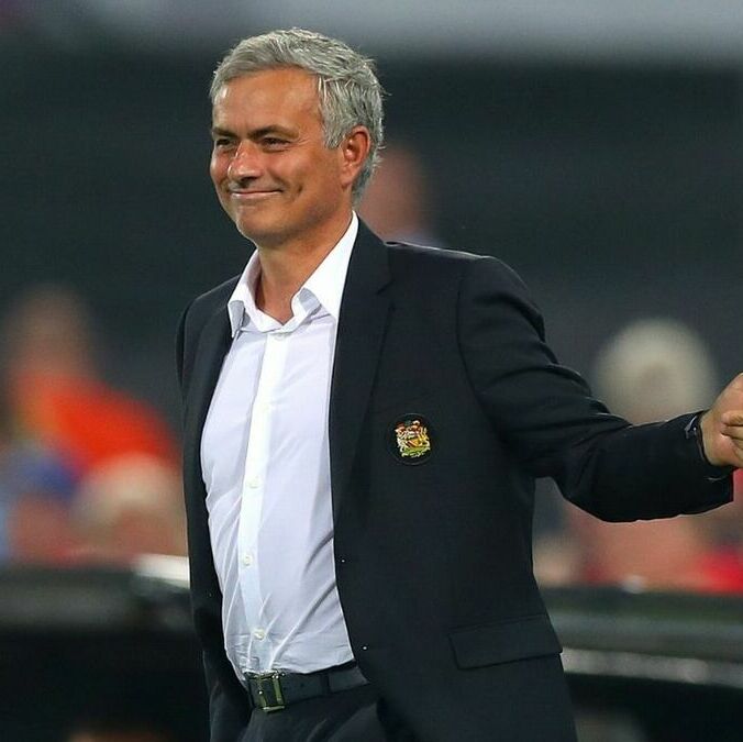 José Mourinho se sumó a la campaña de Florentino Pérez (Fotografía: Mexsport)