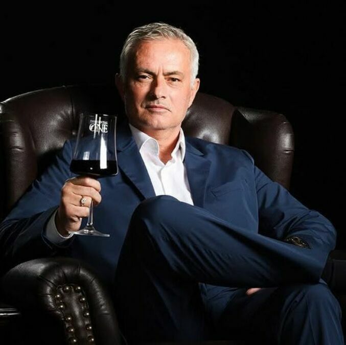 José Morunho saldría del Benfica por una clausula de 15 millones de euros | Foto: @josemourinho