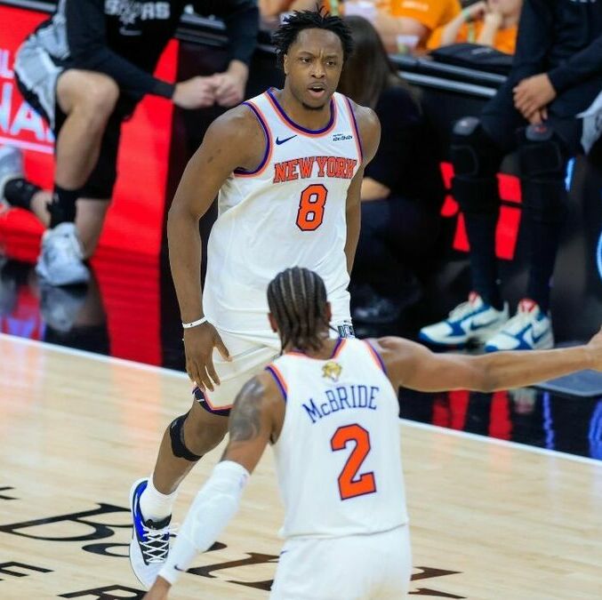 Los Knicks sorprendieron a los Spurs y se llevaron el Juego 1 de las Finales (Fotografía: EFE)