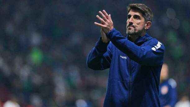 Veljko Paunovic ve jóvenes a sus seleccionados (Imago7)