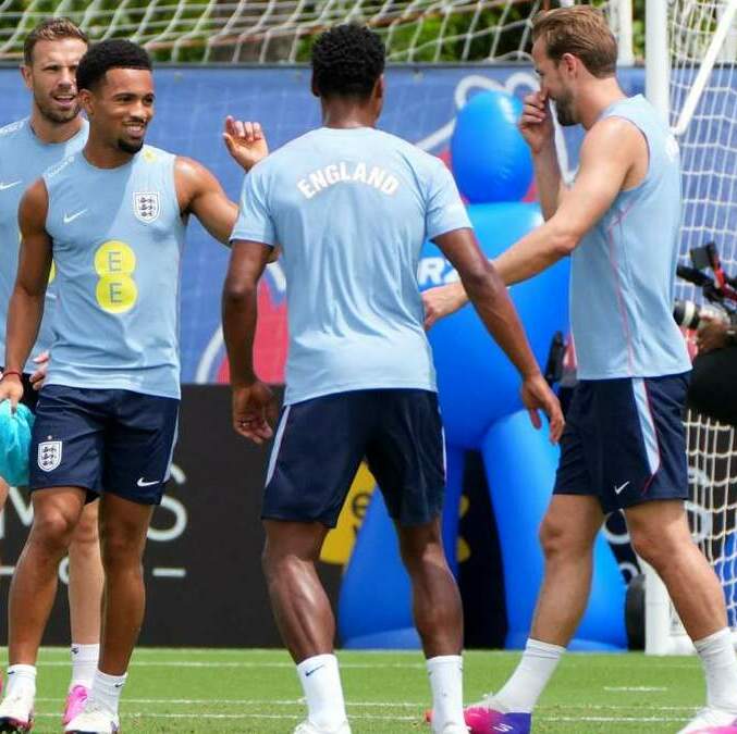 Inglaterra va con tecnología para reducir las temperaturas de sus jugadores (Reuters)
