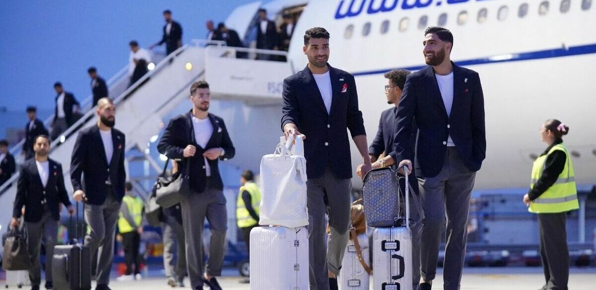 Mehdi Taremi y Alireza Jahanbakhsh en México (Reuters)