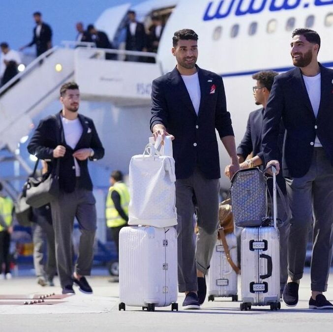 Mehdi Taremi y Alireza Jahanbakhsh en México (Reuters)