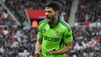 Raúl Jiménez cerrar de cerrar su fichaje en Inglaterra (Facebook @FulhamFC)