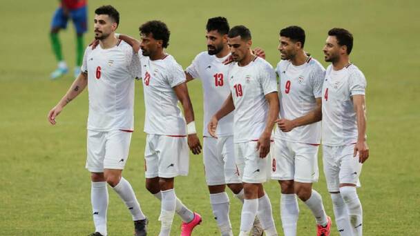 Irán denuncia revocación de entradas a sus aficionados / Reuters