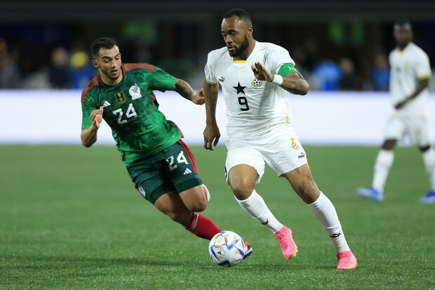 Jordan Ayew en un partido contra México. (Foto: Mexsport)