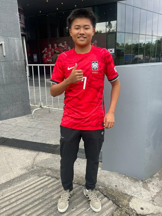 Park fue al hotel para ver a los seleccionados de Corea del Sur. (Foto: Figueroa)