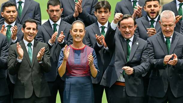 Presidenta Sheinbaum abandera a la Selección previo a la Copa del Mundo (Imago7)