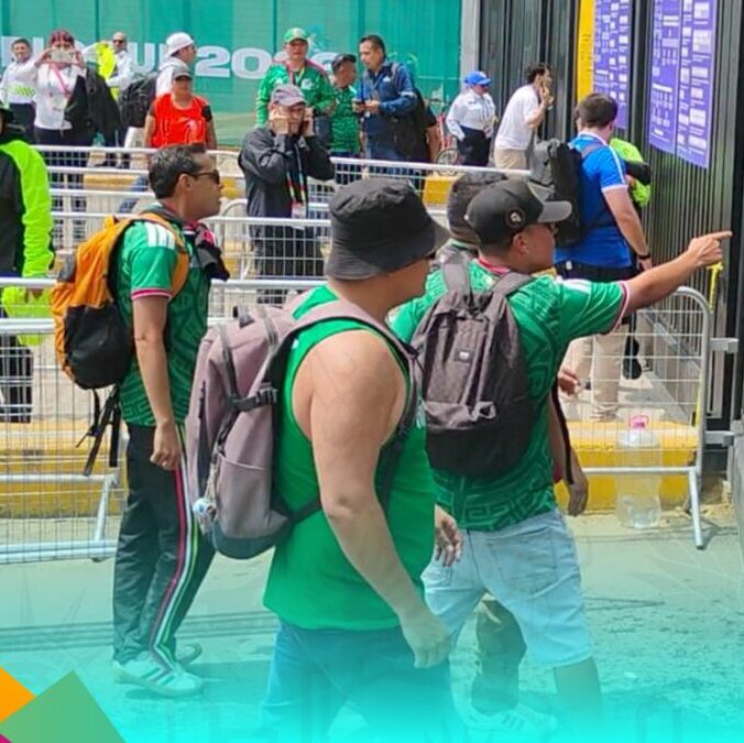 Aficionados tensaron las horas previas a la inauguración. (Foto: Edgar Malagón)