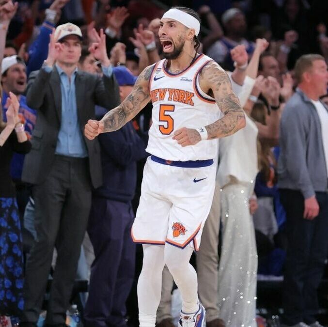 Los Knicks consiguieron ampliar su ventaja en la serie en Nueva York y están más cerca del título (Fotografía: Reuters)