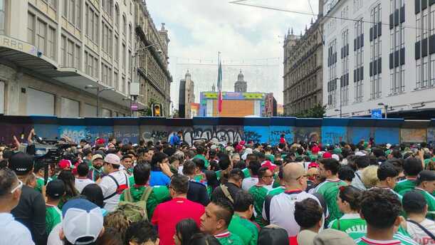Así luce el Zócalo a horas del debut de México en el Mundial (Javier Ríos)
