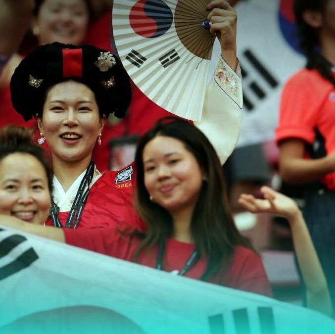 Afición coreana en el Estadio Guadalajara (Reuters)