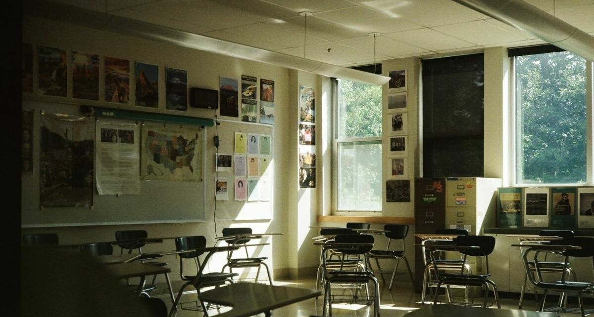 Salón de Clases (Canva)