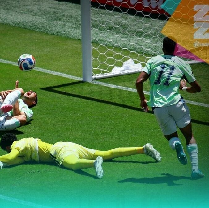 Suiza se adelantó con un penal confirmado por el VAR (Reuters)
