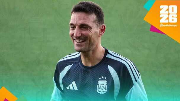 Scaloni se llevó una grata sorpresa en una conferencia de prensa (Reuters)