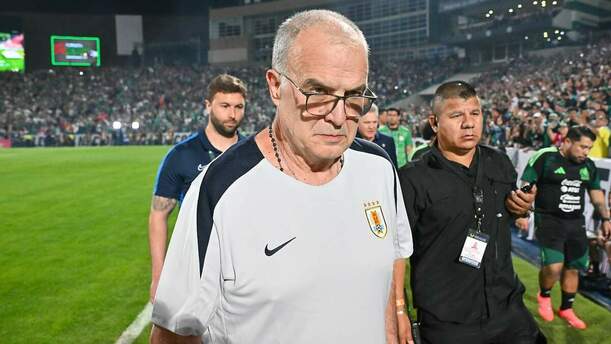 Marcelo Bielsa durante el partido de México y Uruguay (Imago7)