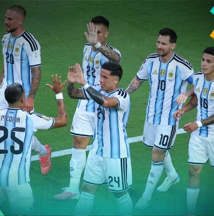 Facundo Medina ahora es titular con Argentina en el Mundial 2026 (Reuters)