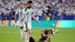 Lionel Messi se salvó de la roja por una falta a Aissa Mandi (Reuters)