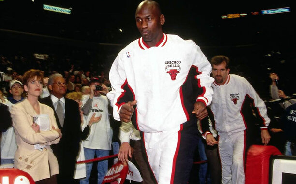 Michael Jordan siempre era el último en ser presentado por el sonido local de los Bulls. (NBA.com)
