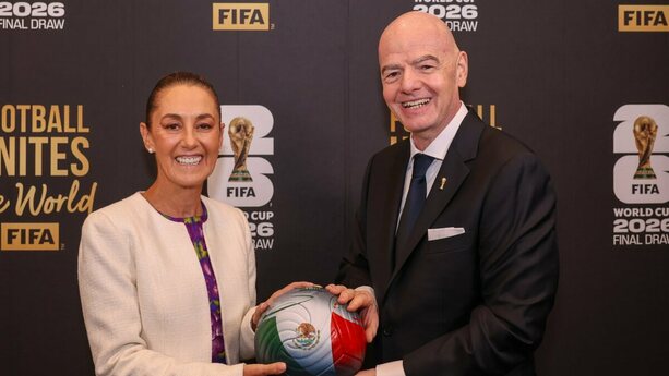 Claudia Sheinbaum junto a Infantino (X @miseleccionmx)