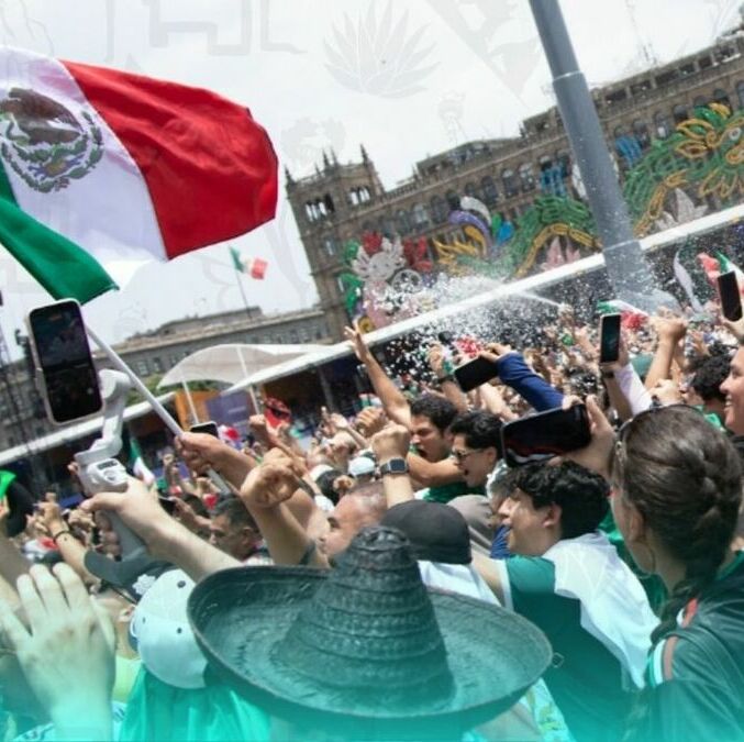 FIFA Fan Festival en el Zócalo durante el México vs. Sudáfrica (@MexicoCity26)