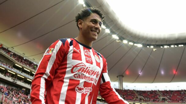 Luis Romo volvió a la convocatoria de las Chivas y está a disposición de Diego Milito (Fotografía: Imago 7)