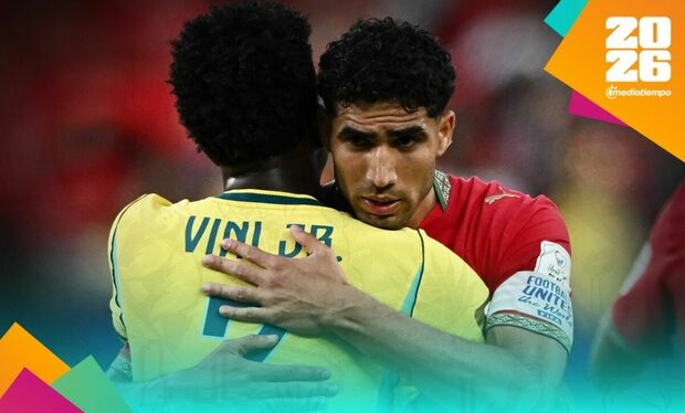 Achraf Hakimi se abrazó con Vinicius en el Mundial 2026. (Foto: Reuters)