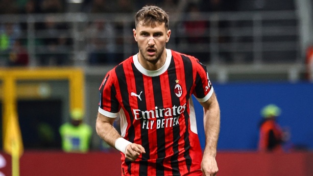 Santiago Gimenez será operado del tobillo (acmilan.com)