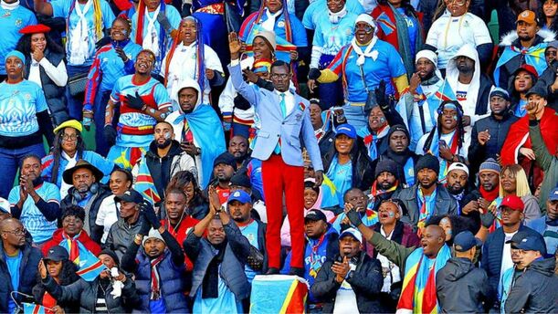 Lumumba, el aficionado viral de RD Congo (Reuters)