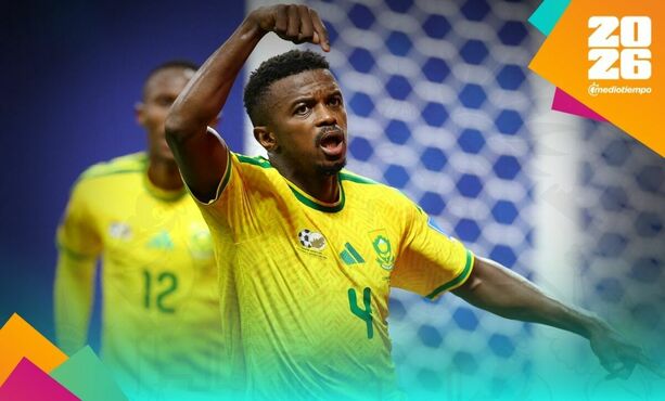 Sudáfrica buscó el empate y al final se le dio por obra de Mokoena. (Foto: Reuters)