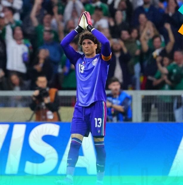 Guillermo Ochoa recibió un homenaje con el Tri en el último duelo de la fase de Grupos del Mundial (Imago7)