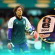 Guillermo Ochoa recibió el parche Legacy de la FIFA por participar en más de cinco Mundiales (Fotografía: Instagram yosoy8a y Mexsport)