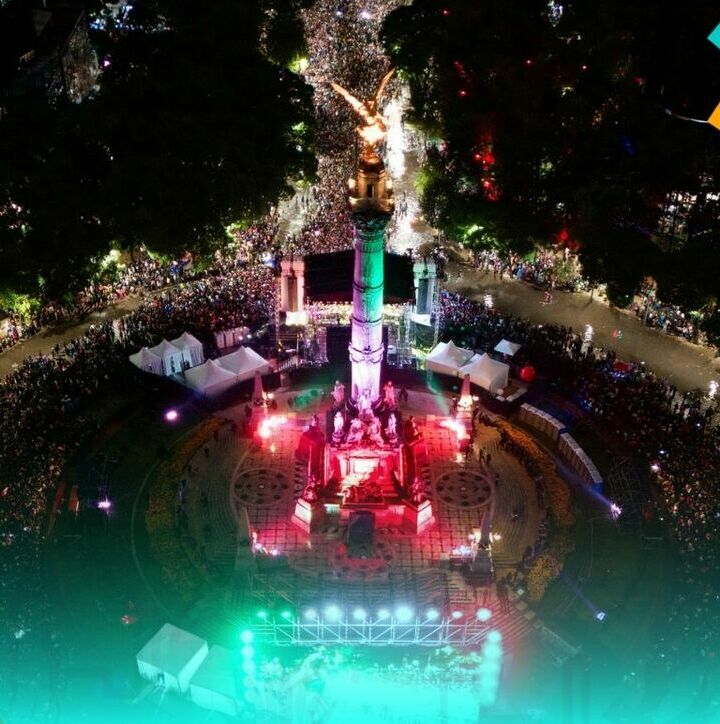 Asistieron 800 mil personas al Ángel de la Independencia por México | Foto: EFE