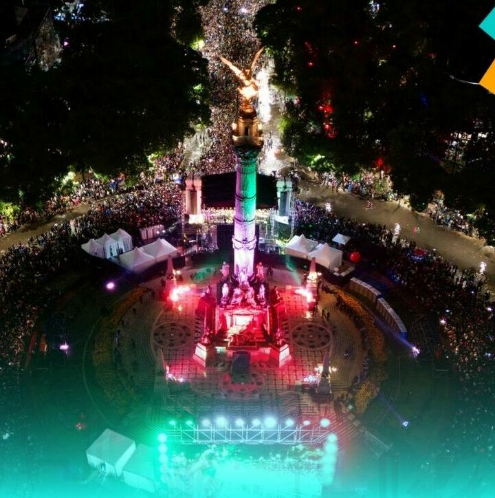 Asistieron 800 mil personas al Ángel de la Independencia por México | Foto: EFE